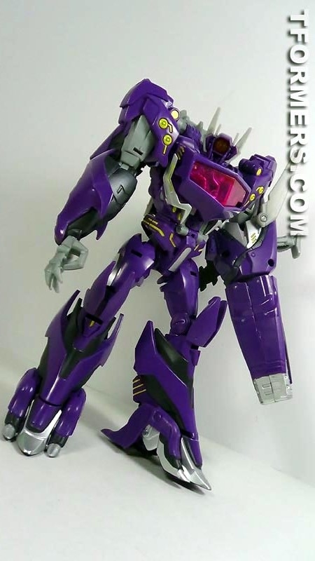 Video Review Transformers SDCC 2013 Exclusive Shockwave And Predaking Beast Hunters Figures  (3 of 10)